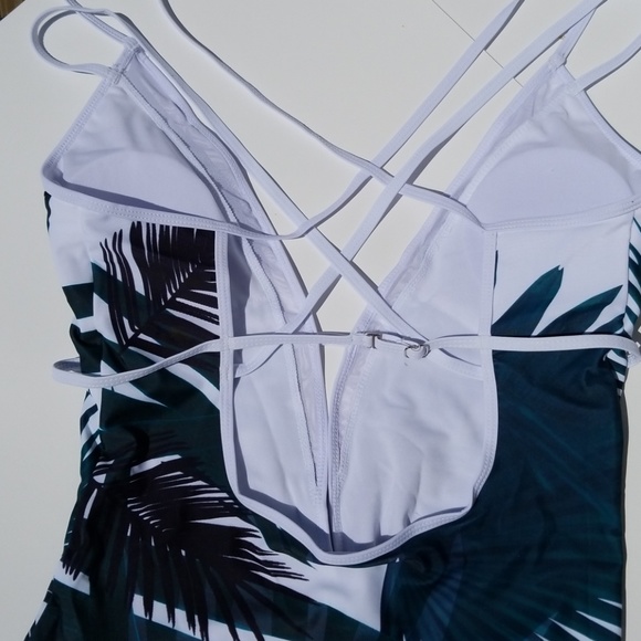 ***SOLD**HP*Last 1 sz Med Tropical 1 piece - Picture 4 of 7